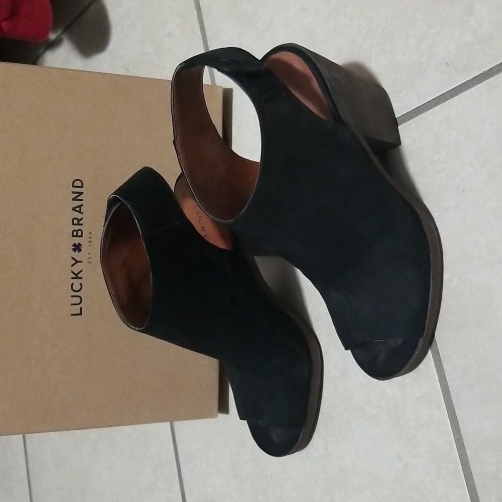 Lucky Brand sandals